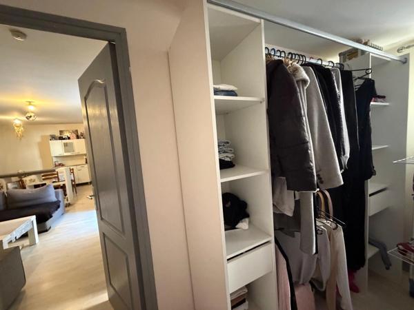 LUCON (85) COEUR DE VILLE IMMEUBLE DE RAPPORT COMPOSE DE 2 APPARTEMENTS DE TYPE T2 LOCATAIRES EN PLACE