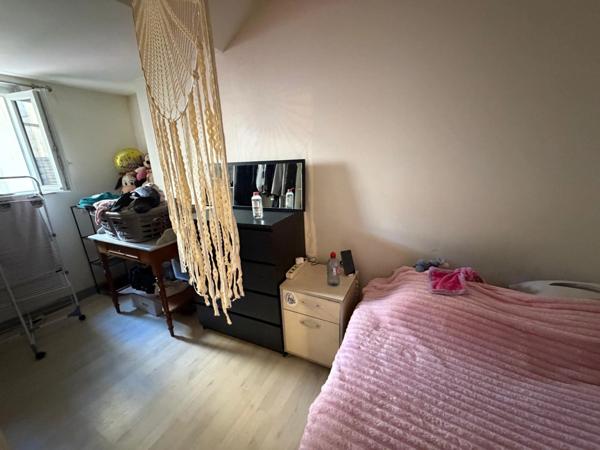 LUCON (85) COEUR DE VILLE IMMEUBLE DE RAPPORT COMPOSE DE 2 APPARTEMENTS DE TYPE T2 LOCATAIRES EN PLACE