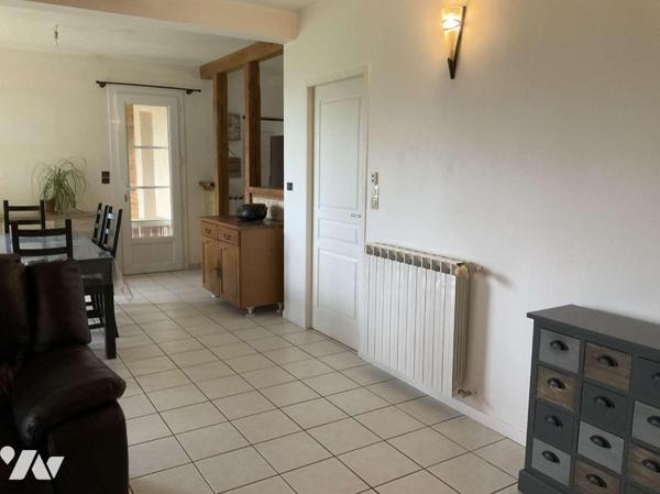 A VENDRE : Située à 20 km au sud de GOURDON (Lot - 46), maison contemporaine sur environ 3.000m...