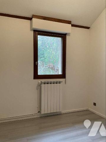 A VENDRE : Située à 20 km au sud de GOURDON (Lot - 46), maison contemporaine sur environ 3.000m...