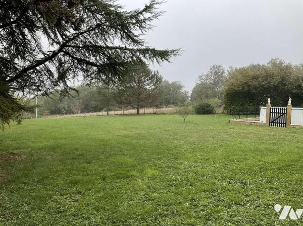 A VENDRE : Située à 20 km au sud de GOURDON (Lot - 46), maison contemporaine sur environ 3.000m...