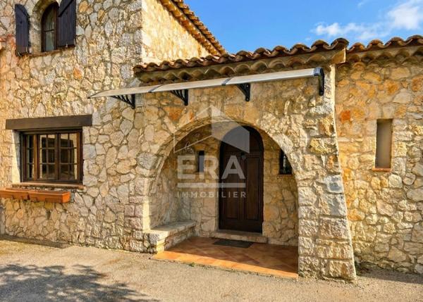 A VENDRE : VILLENEUVE LOUBET, maison de caractère et son jardin unique, vue mer.