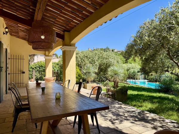 Villa contemporain à 2 pas du village