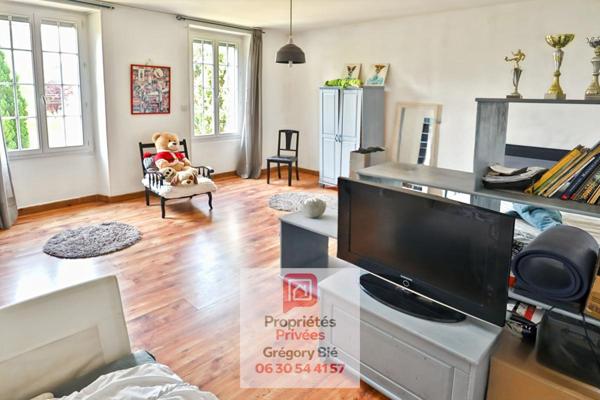 Maison de maître 7 pièce(s) 241 m2