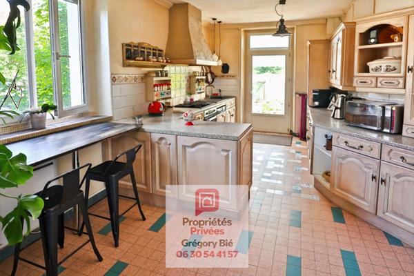 Maison de maître 7 pièce(s) 241 m2