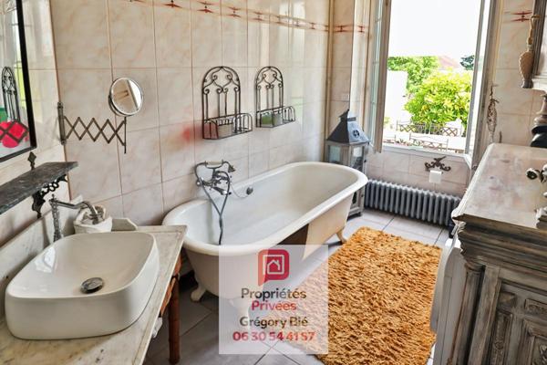 Maison de maître 7 pièce(s) 241 m2