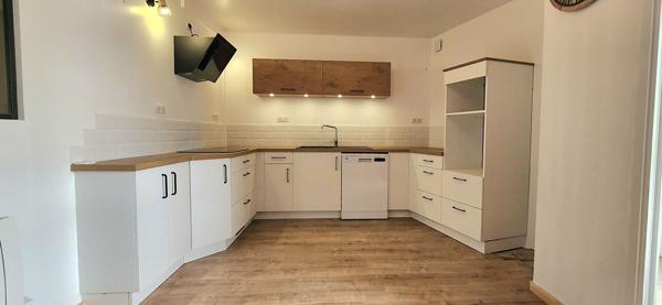 Appartement 3 chambres, gararge , cave et place de parking coeur Fontenay le Comte