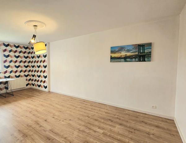 Appartement 3 chambres, gararge , cave et place de parking coeur Fontenay le Comte