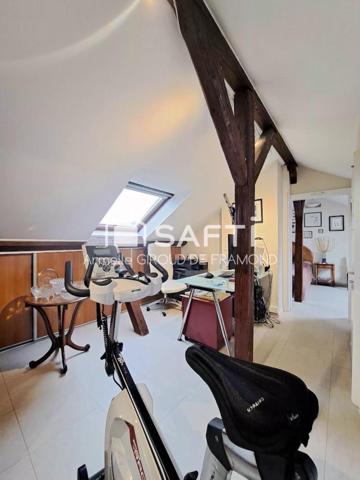 À Mulhouse (68100) duplex élégant et lumineux de 87 m2 (120 m2 au sol), proche quartier Nouveau Bassin, à proximité des commodités .