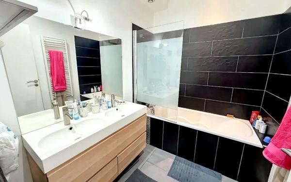 Maison à vendre    4 pièces • 92 m2 Nîmes