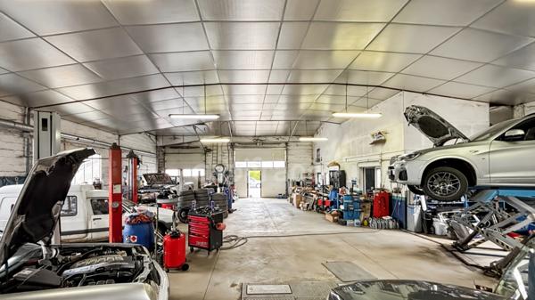 A VENDRE GARAGE AUTOMOBILE SAINT REMY DU VAL (72)