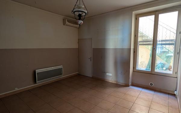 Appartement à vendre    5 pièces • 101,73 m2 Remoulins