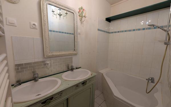 Appartement à vendre    5 pièces • 101,73 m2 Remoulins