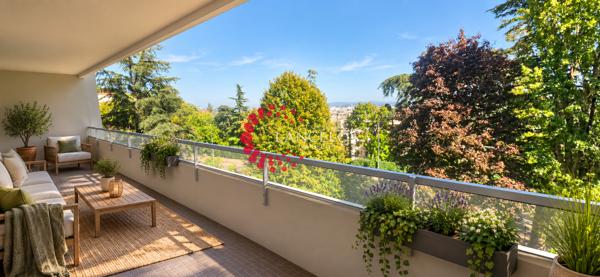 6 pièces 152 m² avec grand balcon, vue dégagée et garage en option