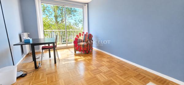 6 pièces 152 m² avec grand balcon, vue dégagée et garage en option