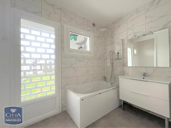 Appartement à louer 4 pièces 90.41m² Libourne (33500)