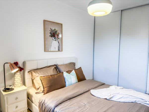 T3 rez-de-chaussée, 2 places de parking, piscine.