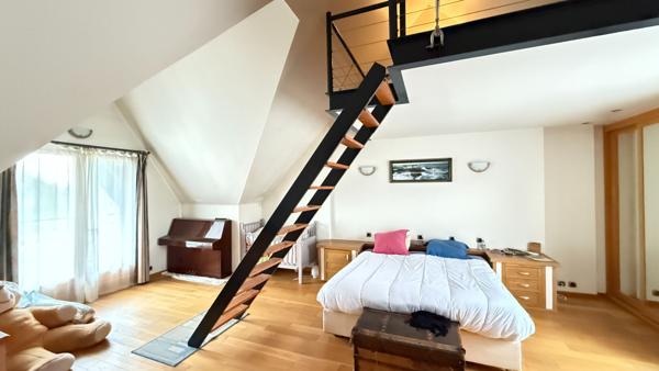 NOAILLES PROCHE... MAISON 6 PIECES, SEJOUR TRIPLE, 3 CHAMBRES, DOUBLE GARAGE, JARDIN