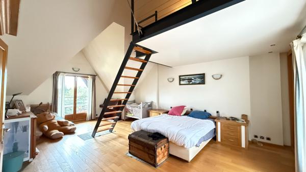 NOAILLES PROCHE... MAISON 6 PIECES, SEJOUR TRIPLE, 3 CHAMBRES, DOUBLE GARAGE, JARDIN