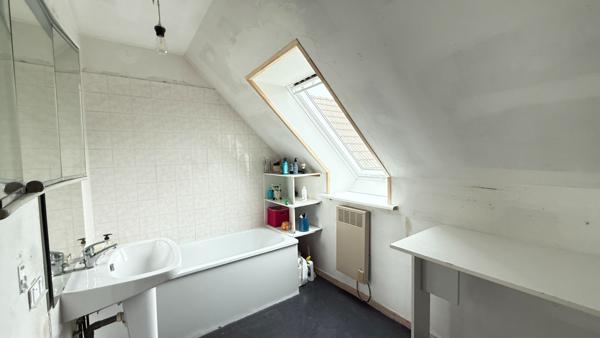 NOAILLES PROCHE... MAISON 6 PIECES, SEJOUR TRIPLE, 3 CHAMBRES, DOUBLE GARAGE, JARDIN