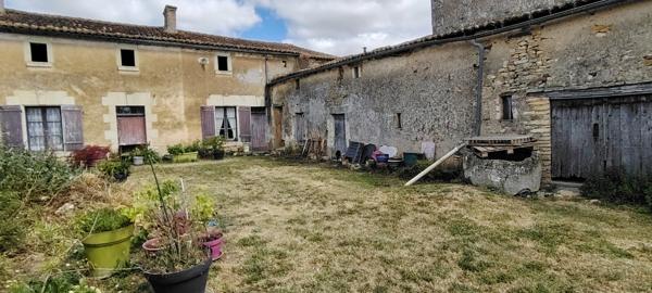 Maison à vendre 2 pièces SAINT JOUIN DE MARNES (79)