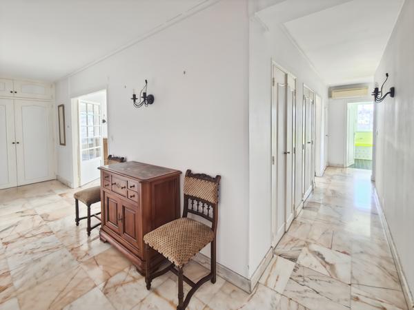 Auch (32000) Appartement T4 de 121m2 avec balcon - Auch centre