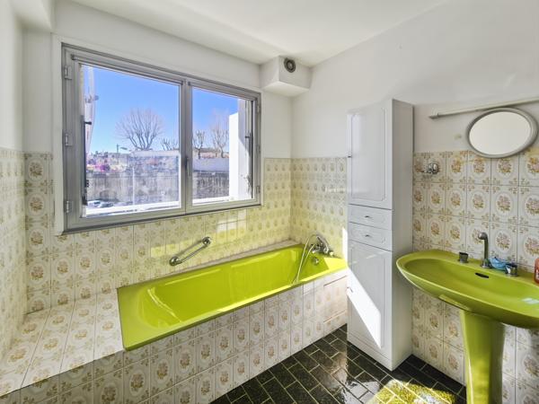 Auch (32000) Appartement T4 de 121m2 avec balcon - Auch centre