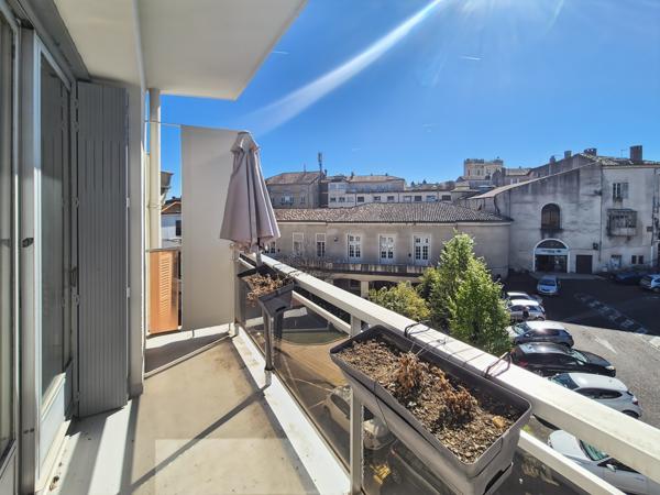 Auch (32000) Appartement T4 de 121m2 avec balcon - Auch centre