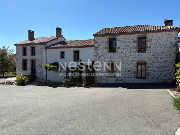 Très belle Maison de Prestige à Vendre au Coeur de Beaulieu sous Bressuire