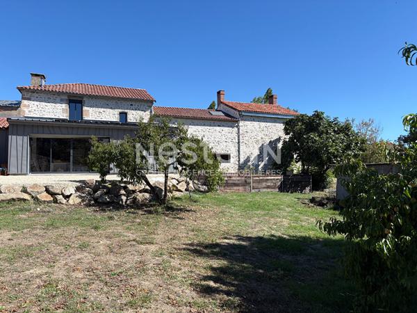 Très belle Maison de Prestige à Vendre au Coeur de Beaulieu sous Bressuire