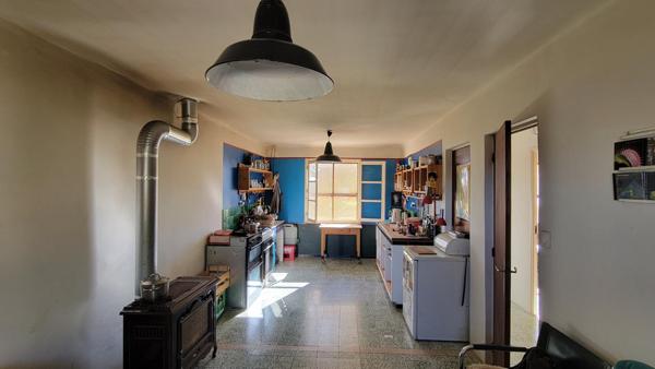 Ferme pleine de charme à rénover en Haute Provence