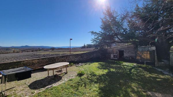 Ferme pleine de charme à rénover en Haute Provence