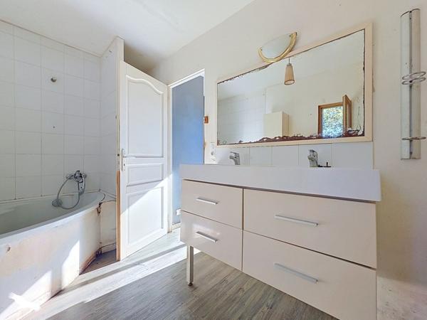 Maison à vendre 66 780 € Villecelin 3 p 68 m² DPE D
