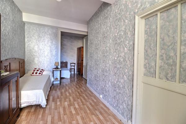 BAZAS – Maison de ville avec toit-terrasse