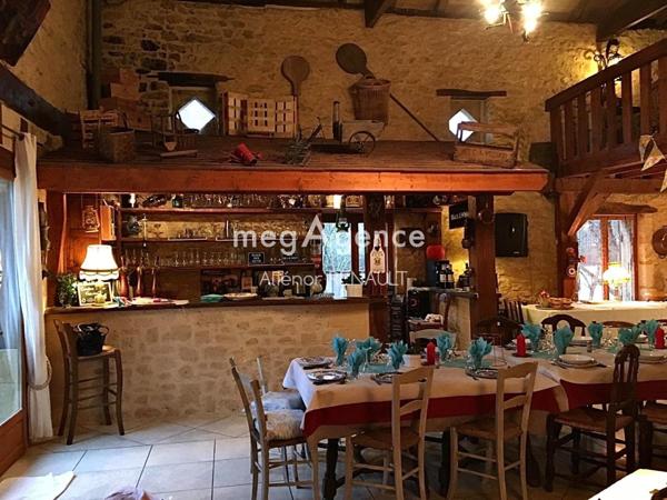 Maison à LALINDE, 24150 - 13 pièces 360m²