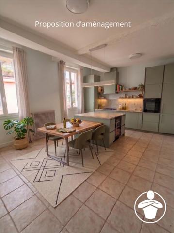 Vente                                                      Maison de ville
                        
                     2 pièces                      75 m2                     à Villeneuve-sur-Lot