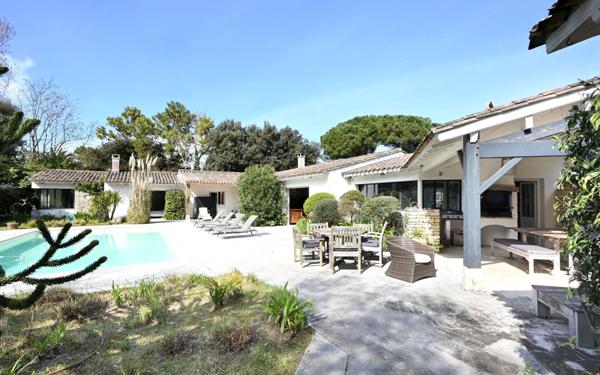 Maison à vendre    6 pièces •  Les Portes-en-Ré