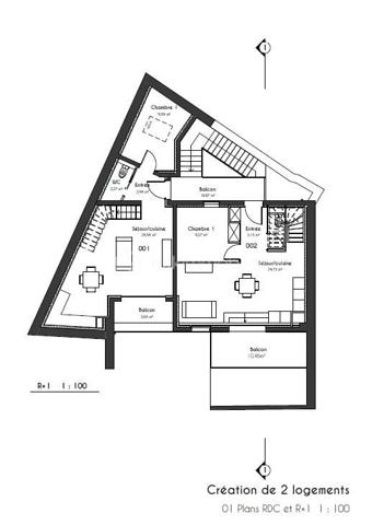 À vendre cœur de ville de Pau, Proche des halles, projet avec permis de construire validé pour la création de 2 logements T3 en duplex au sein d’un bâtiment existant à rénover.

Le projet prévoit la réalisation de deux appartements lumineux d’environ 57 m² chacun, comprenant :

• Une belle pièce de vie avec séjour / cuisine ouverte
• 2 chambres
• Salle d’eau
• WC séparés
• Balcons extérieurs
• Caves privatives
• Stationnements

Le bâtiment est situé en fond d’impasse dans un environnement résidentiel calme, tout en bénéficiant d’un emplacement recherché en centre-ville de Pau, proche des commerces, transports et commodités.

Permis de construire validé pour :
✔ Création de 2 logements duplex
✔ Rénovation du bâtiment existant
✔ Création d’espaces parking et caves
✔ Toiture et façades rénovées

Surfaces :

* Lot A001 : 57,56 m²
* Lot A002 : 56,80 m²

Idéal pour :
• Investisseur locatif
• Marchand de biens
• Projet de résidence principale + investissement
• Déficit foncier / valorisation patrimoniale

Dossier complet et plans disponibles sur demande.

À découvrir rapidement !