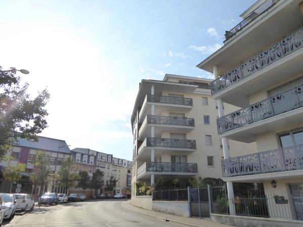 Appartement 2 pièces 48m² avec parking centre ville et gare