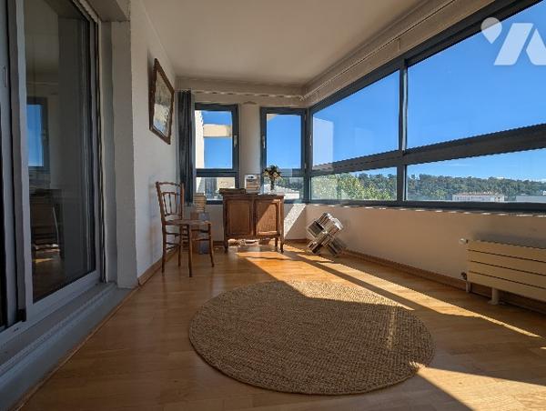 VALENCE- APPARTEMENT T4, 152 m² + garage