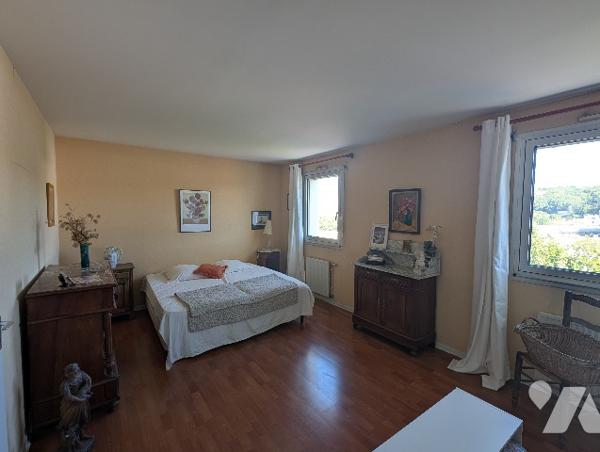 VALENCE- APPARTEMENT T4, 152 m² + garage