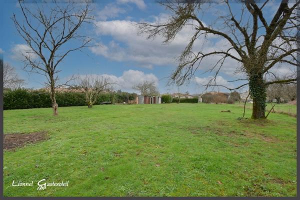 Maison à vendre de plain pied 3 chambres sur la commune de Saint Antoine de Breuilh (24)