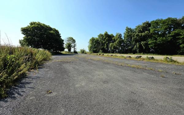 Maison à vendre    2 pièces • 330 m2 Chépy