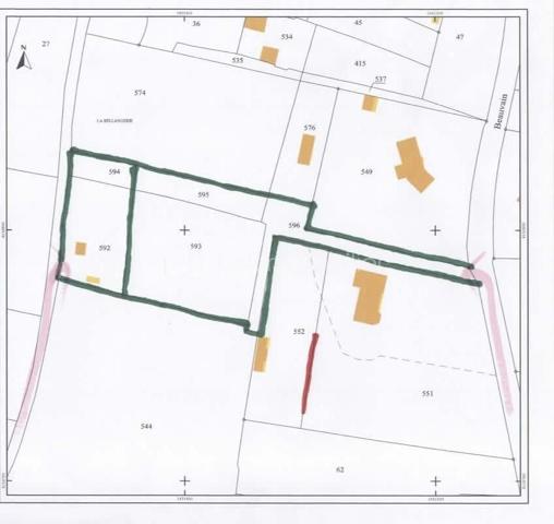 Terrain de 4 869 m²