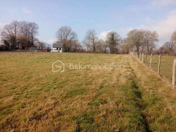 Terrain de 4 869 m²