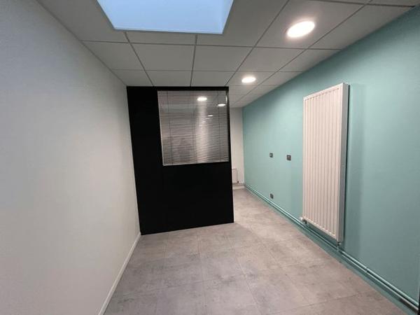 Local commercial 99 m² à Rouen 8 PLACE JACQUES LELIEUR 76000 à louer