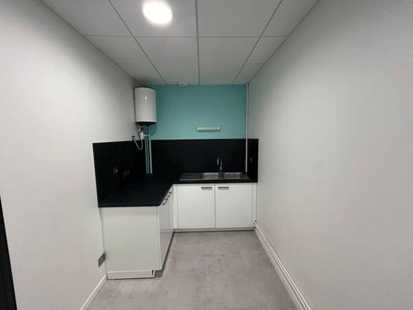 Local commercial 99 m² à Rouen 8 PLACE JACQUES LELIEUR 76000 à louer