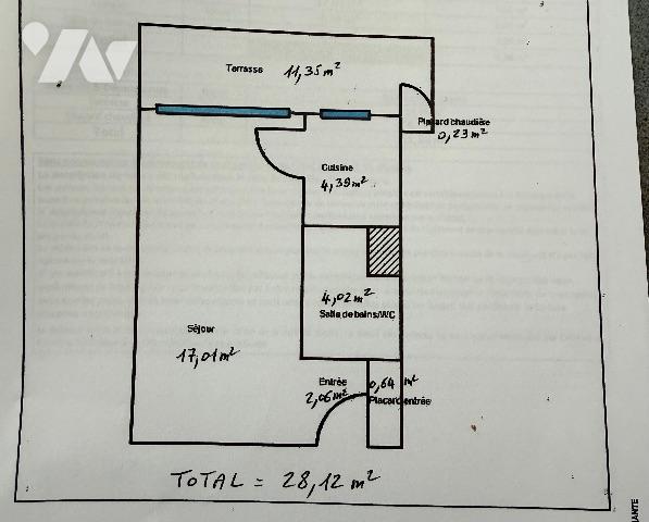 Studio de 28m2 avec un parking et une cave dans une belle résidence des Vespins à Saint Laurent.