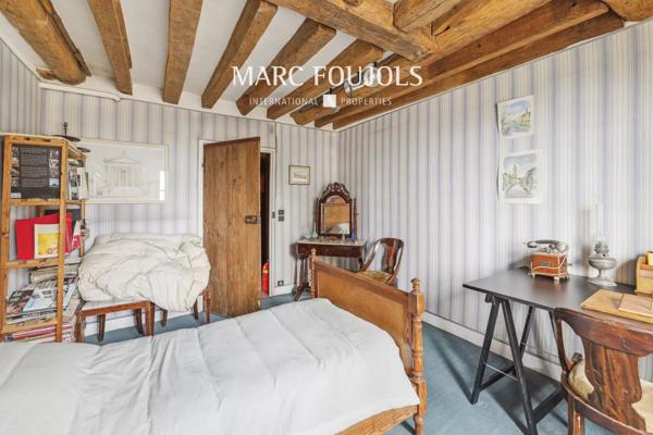 Ancien vicariat dans le centre ville historique de Louvres