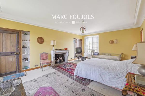 Ancien vicariat dans le centre ville historique de Louvres